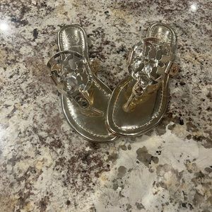 Tory Burch ✨inspired✨ sandals.